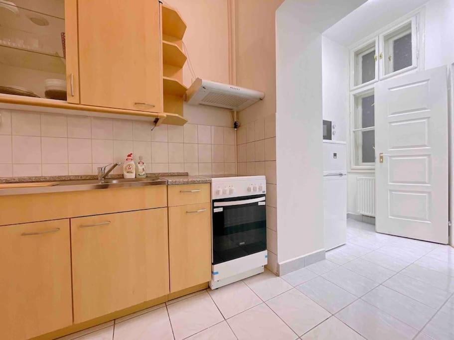 Апартаменты C Downtown Cozy Family Loft Будапешт Экстерьер фото